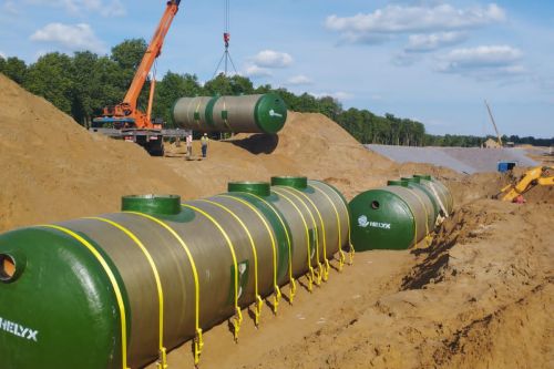 Установка емкостей на строящейся скоростной дороге М-12